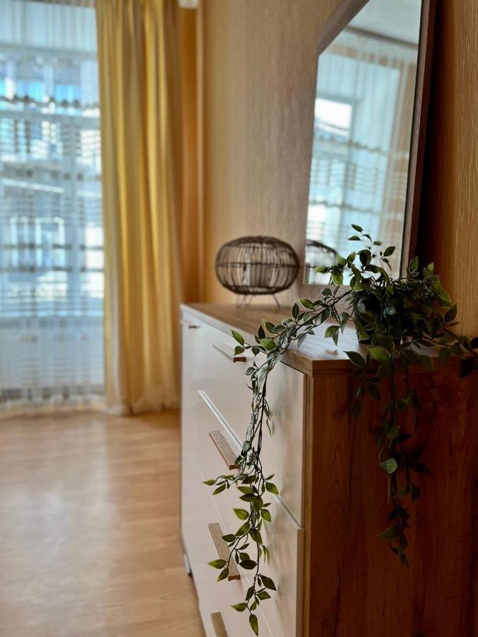 Apartment On Hnatiuka With Parking Lvov Exteriér fotografie