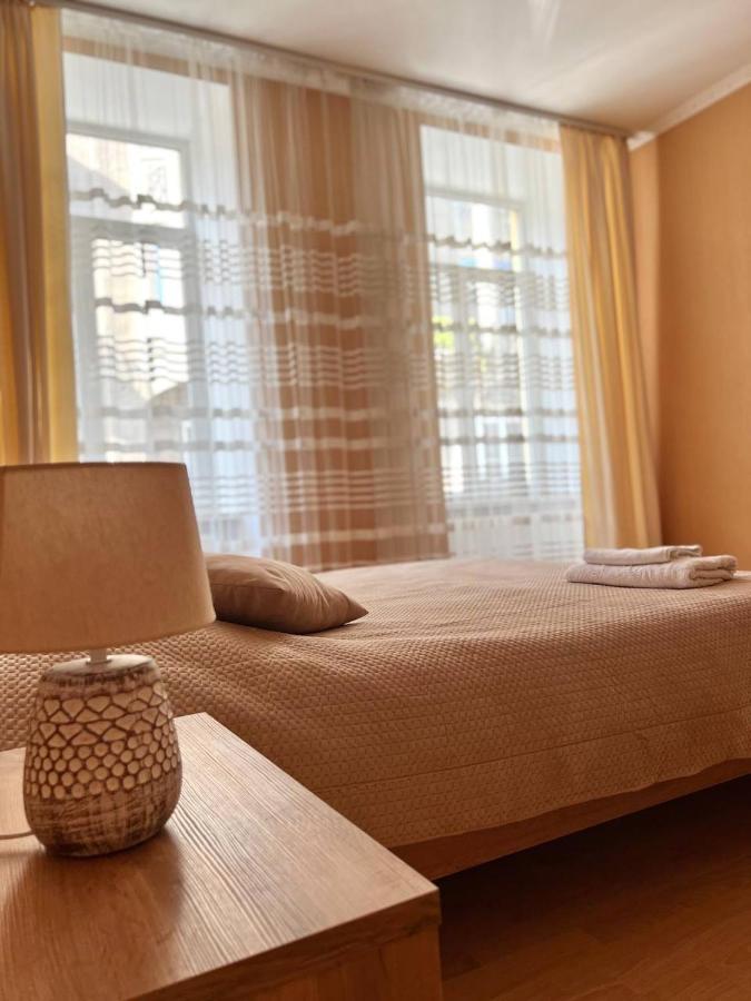 Apartment On Hnatiuka With Parking Lvov Exteriér fotografie