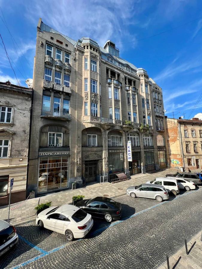Apartment On Hnatiuka With Parking Lvov Exteriér fotografie