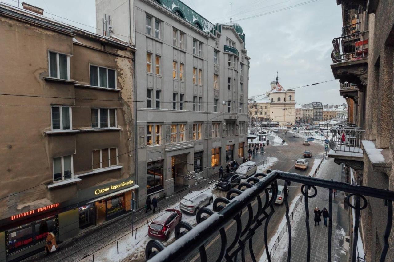 Apartment On Hnatiuka With Parking Lvov Exteriér fotografie